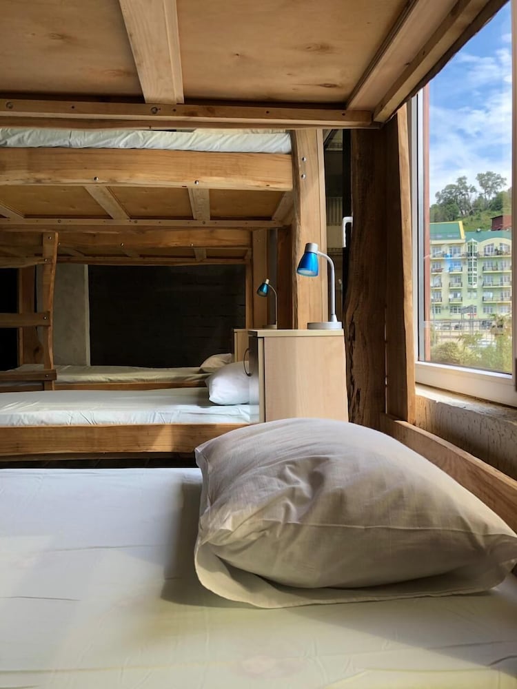 Bed in 8-bed Male Dormitory Room photo 2