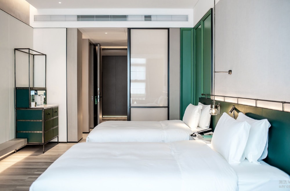 Deluxe Twin Size Bed Room