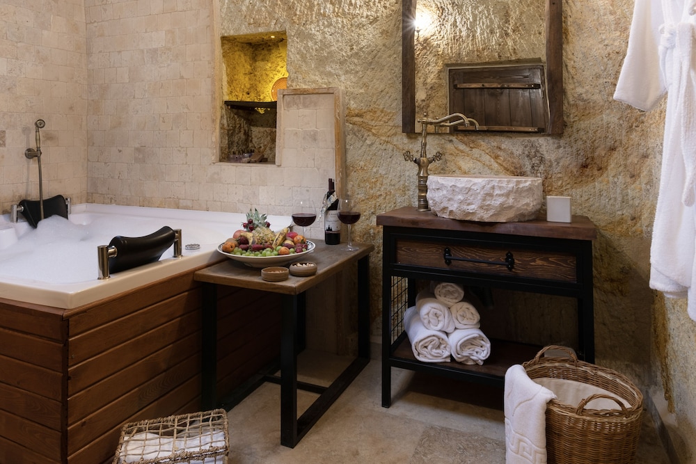 Deluxe Suite - Photo 4