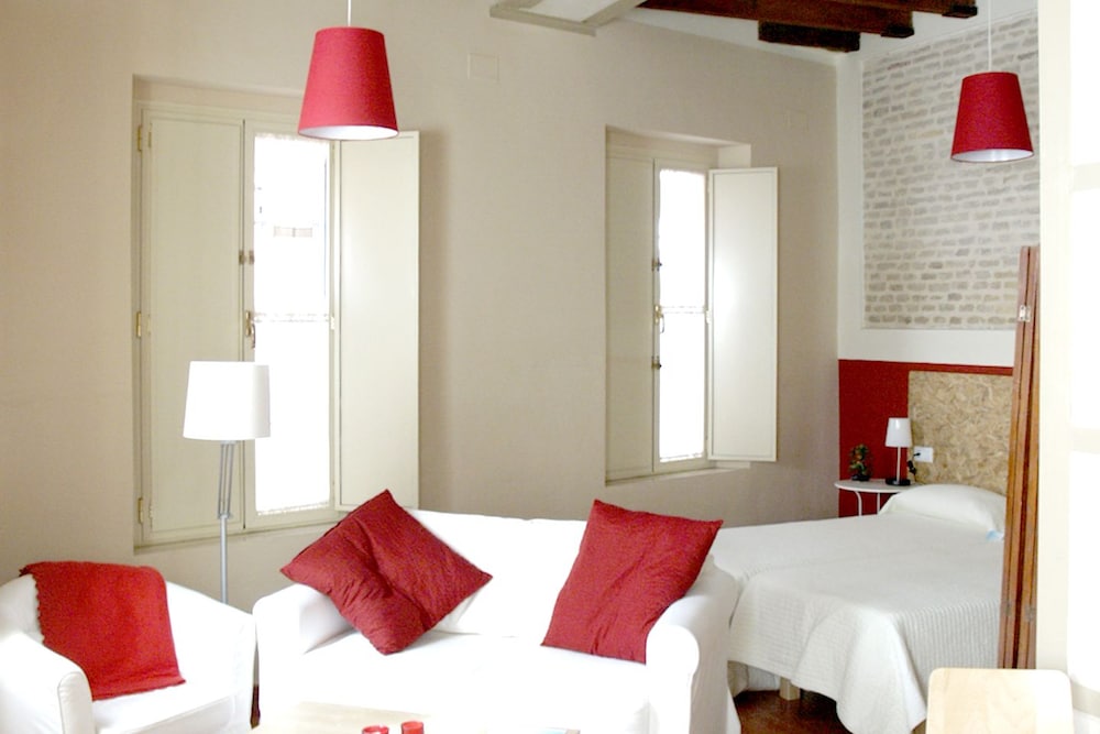 Estudio Deluxe, Planta Baja