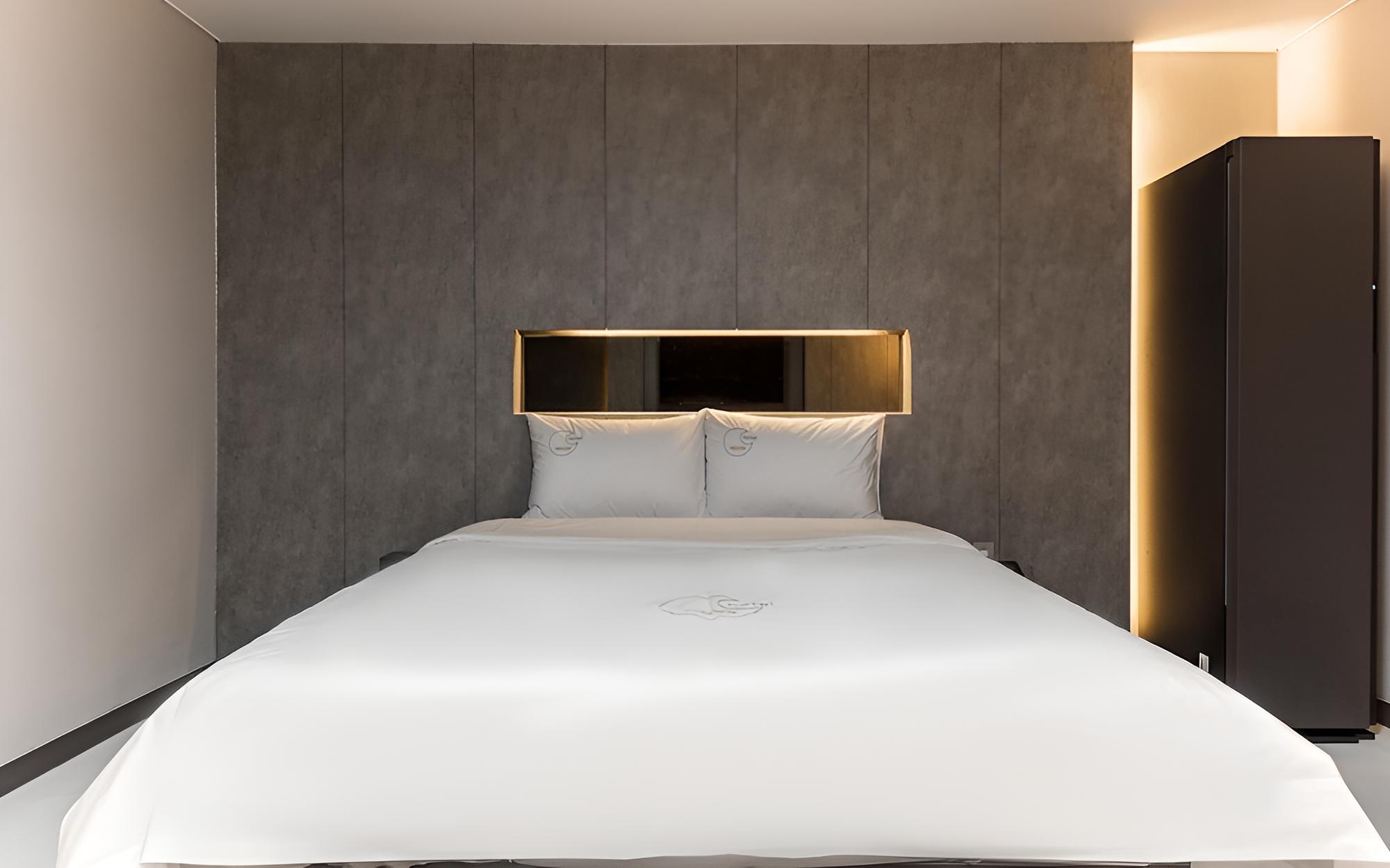 Room (Standard (Netflix available air purif) - Photo 3