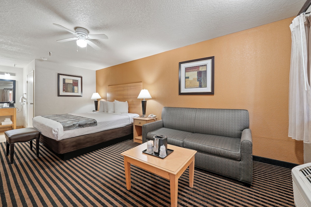 Suite, Multiple Beds, Non Smoking, Refrigerator & Microwave (with Sofabed) - Photo 3