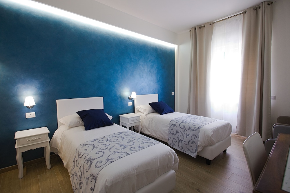 Family Quadruple Room, City View (Zaffiro) photo 1