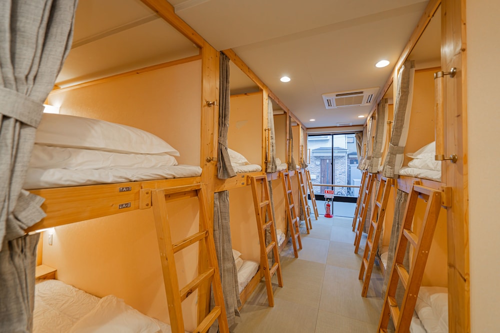 Basic Shared Dormitory, Men only, Non Smoking, Shared Bathroom (Unable to check-in after 10pm) photo 3