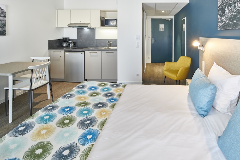 Studio - Photo 5