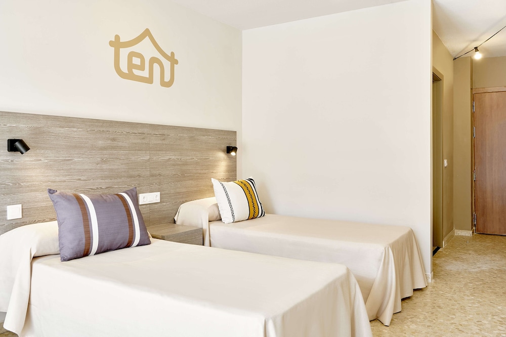 Standard Double Room, Balcony (Bed & Unlimited Brunch) - Photo 4