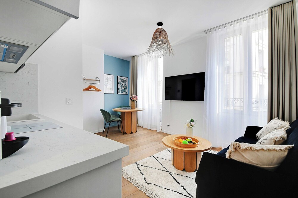 Apartment photo 2