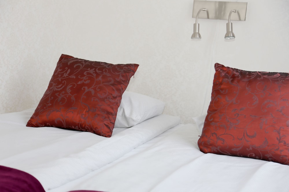 Economy Double Room, 2 Twin Beds photo 2