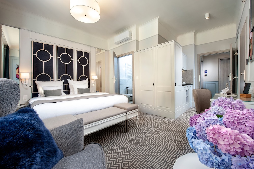 Superior Double or Twin Room, Kitchenette photo 2