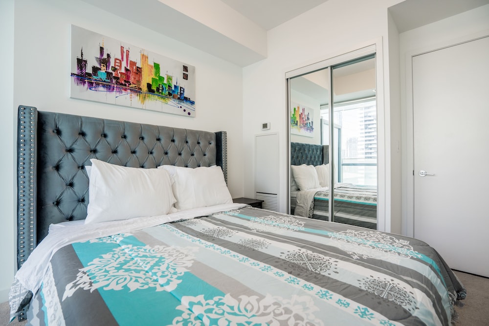 Aaira Suites at 65 Bremner Blvd, Foto 6