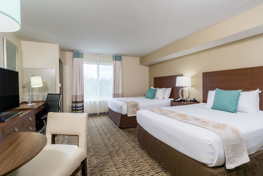 Suite, 2 Queen Beds, Non Smoking