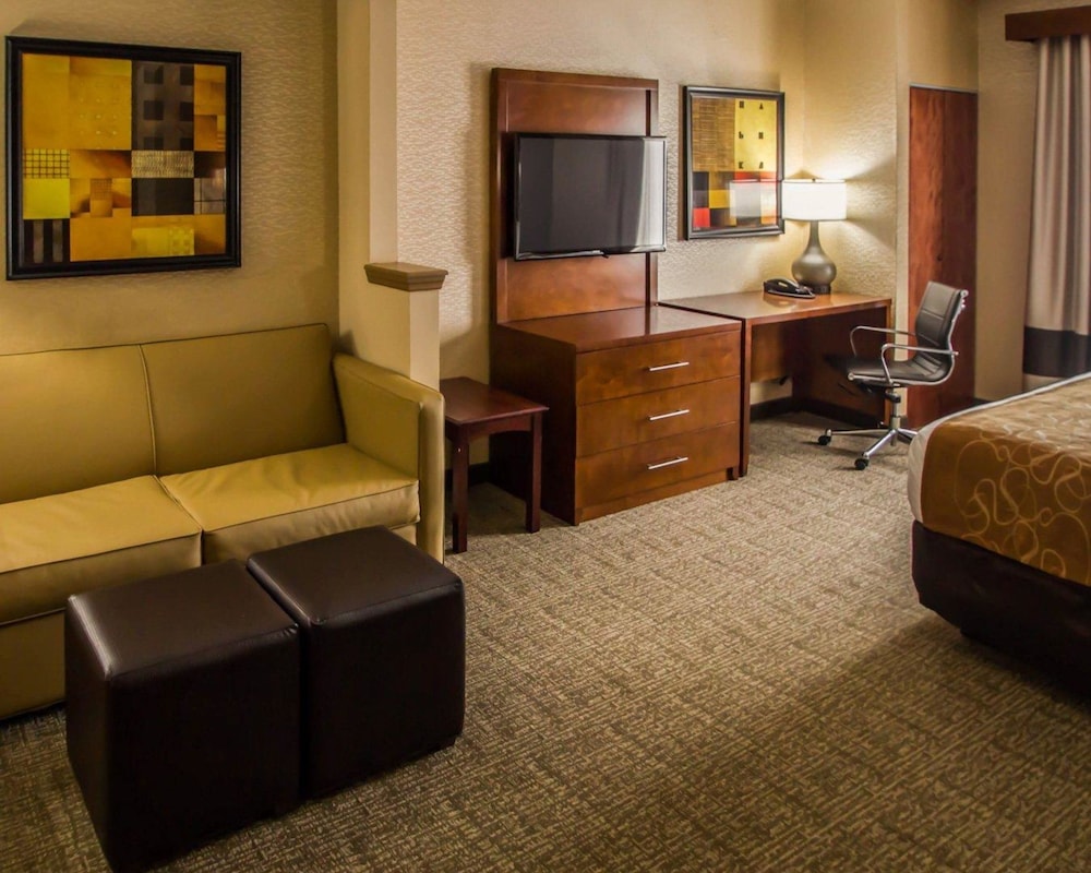 Suite, Non-Smoking, 1 King Bed with Sofa Bed, Kitchenette with Electric Cook Top photo 2