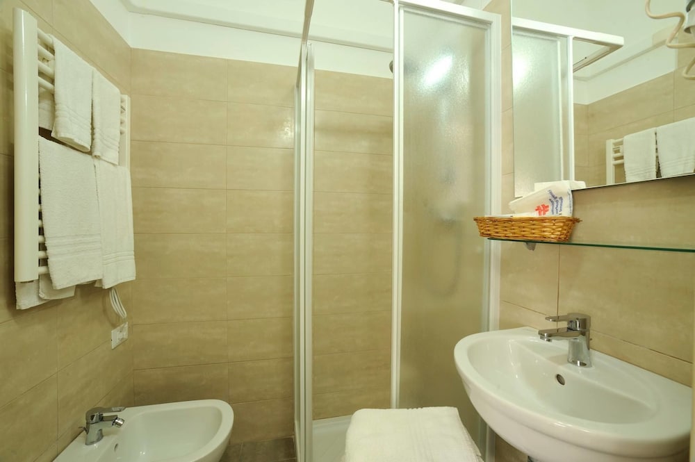 Double Or Twin Room photo 2