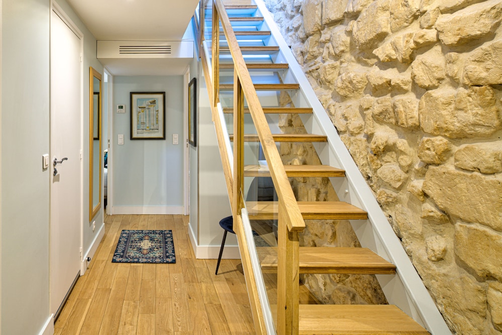 Duplex, 2 Bedrooms, Terrace, City View photo 3