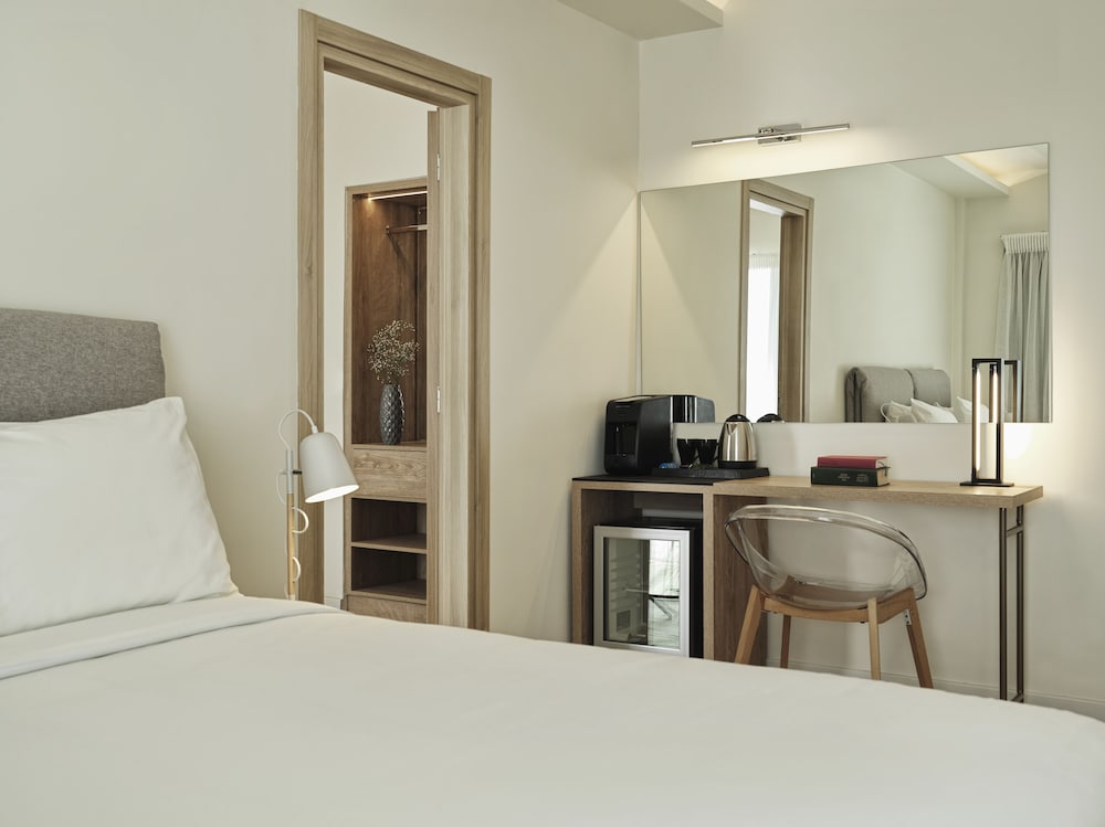 Deluxe Suite - Photo 2