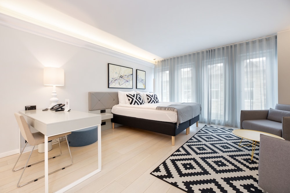 Junior Suite, 1 Double Bed, Balcony photo 2