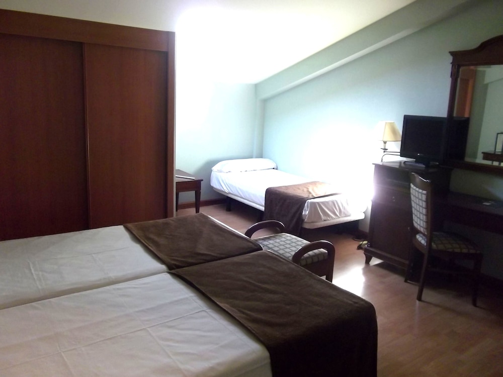 Triple Room, Multiple Beds - Photo 1