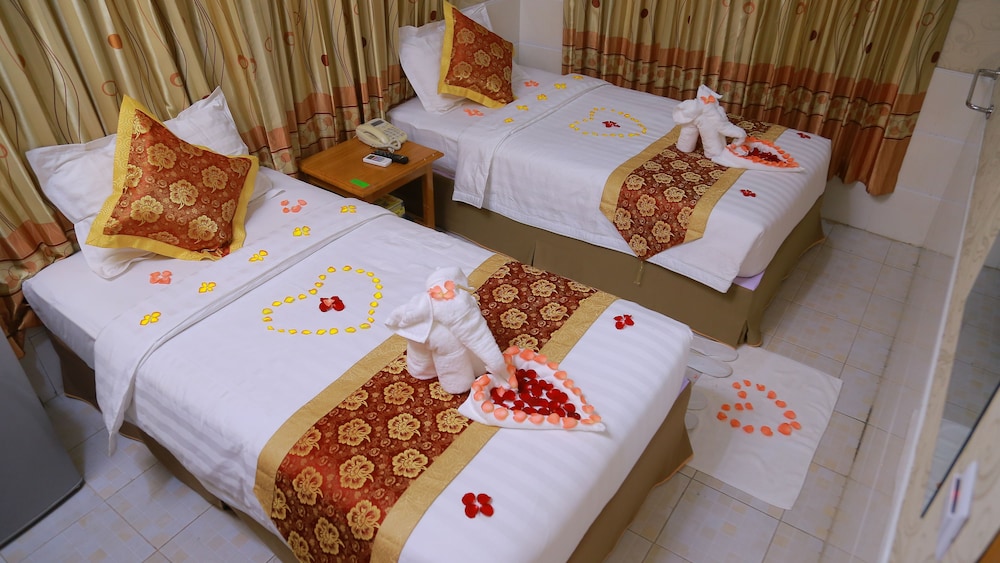 Standard Twin Room, River View photo 2