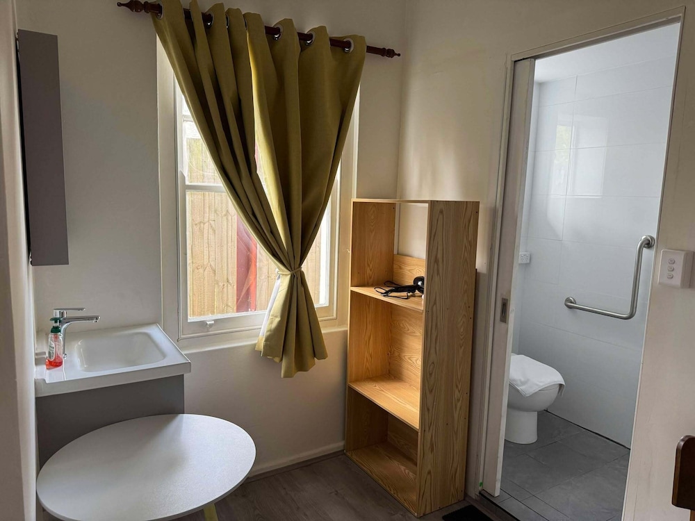 Deluxe Double Room, Private Bathroom photo 2