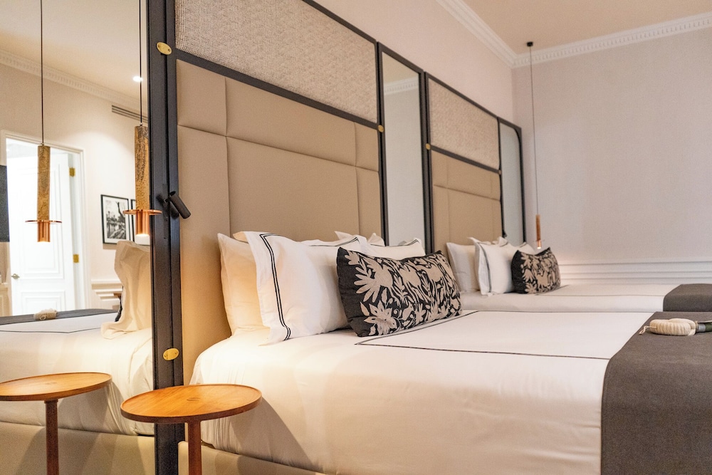Grand Deluxe Room, 2 Queen Beds photo 1