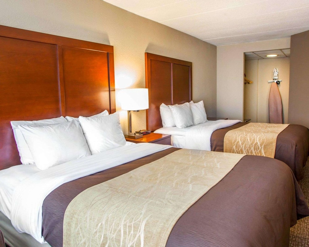 Suite, 2 Queen Beds, Non Smoking - Photo 2