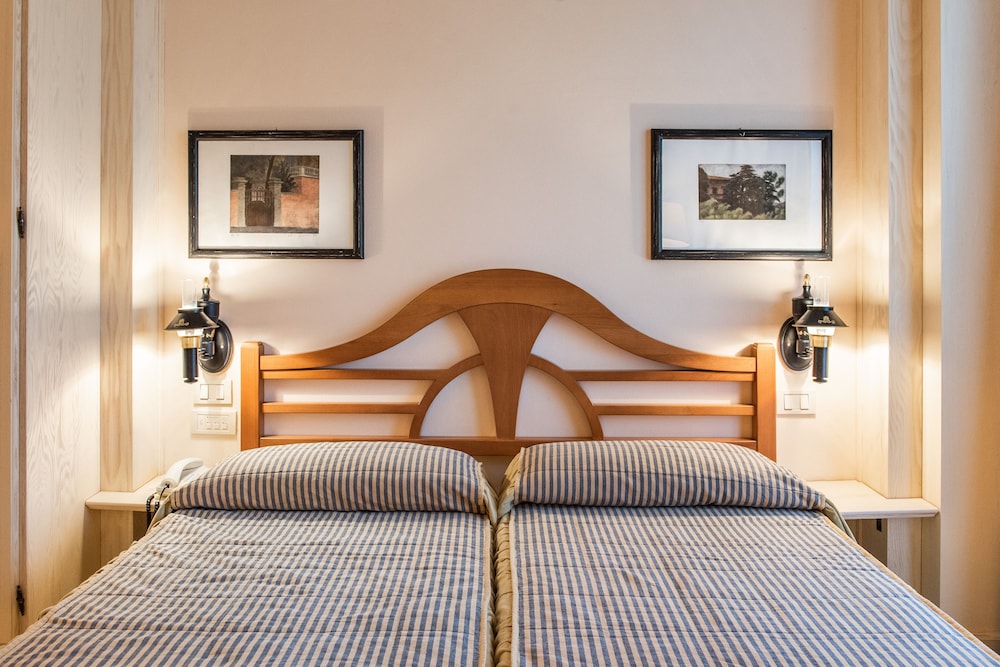 Basic Double Room photo 2