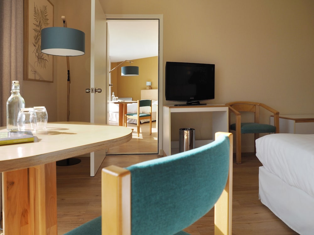 Classic Double Room, Partial Ocean View photo 3
