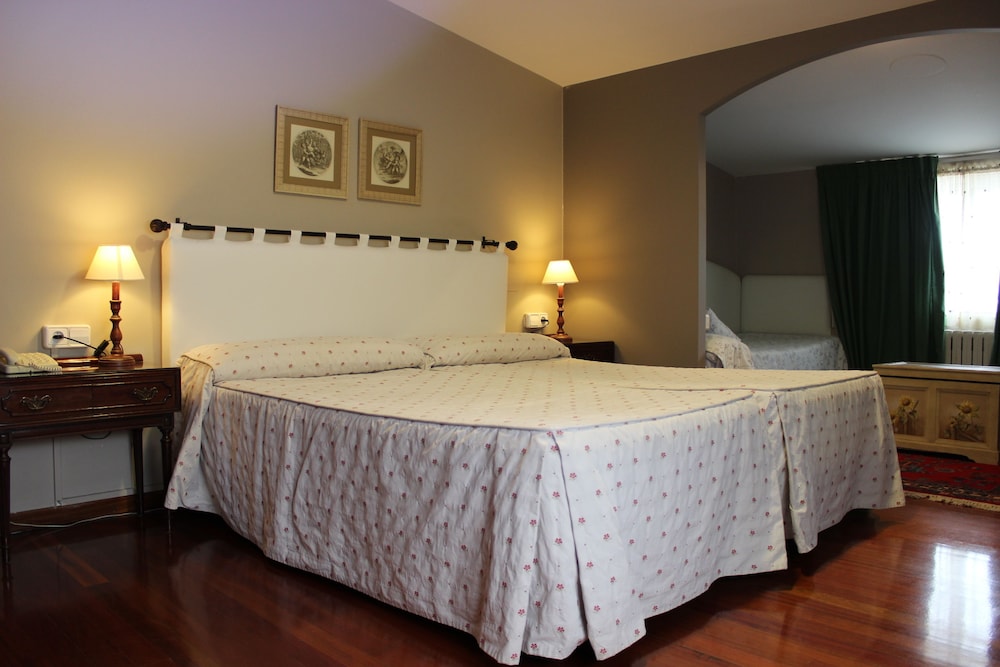 Double Or Twin Room photo 3