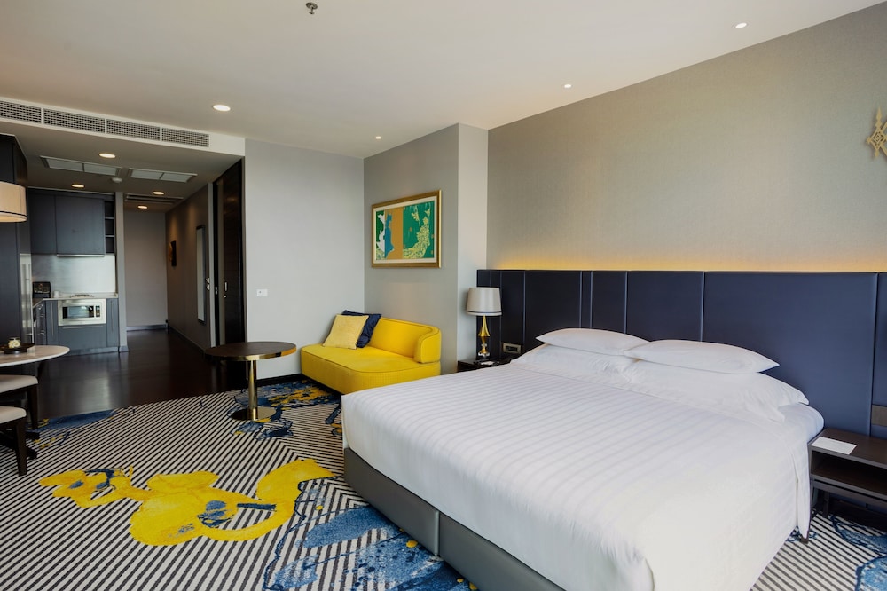 Grand Deluxe King City View