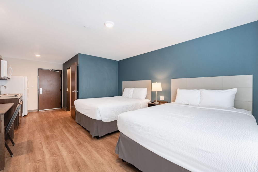 Standard Studio, 2 Queen Beds, Non Smoking, Refrigerator & Microwave photo 1