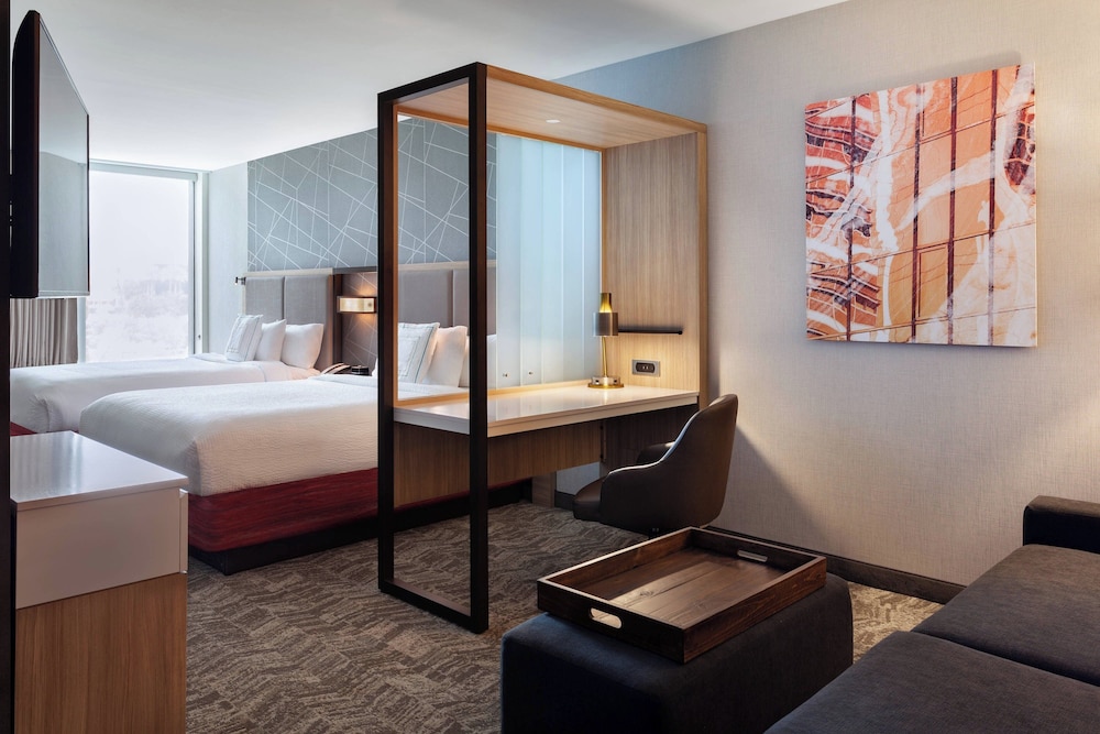 Suite, 2 Queen Beds, Non Smoking, Corner