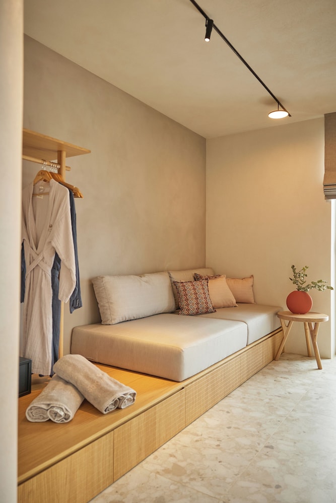 Deluxe Suite with Outdoor Tub