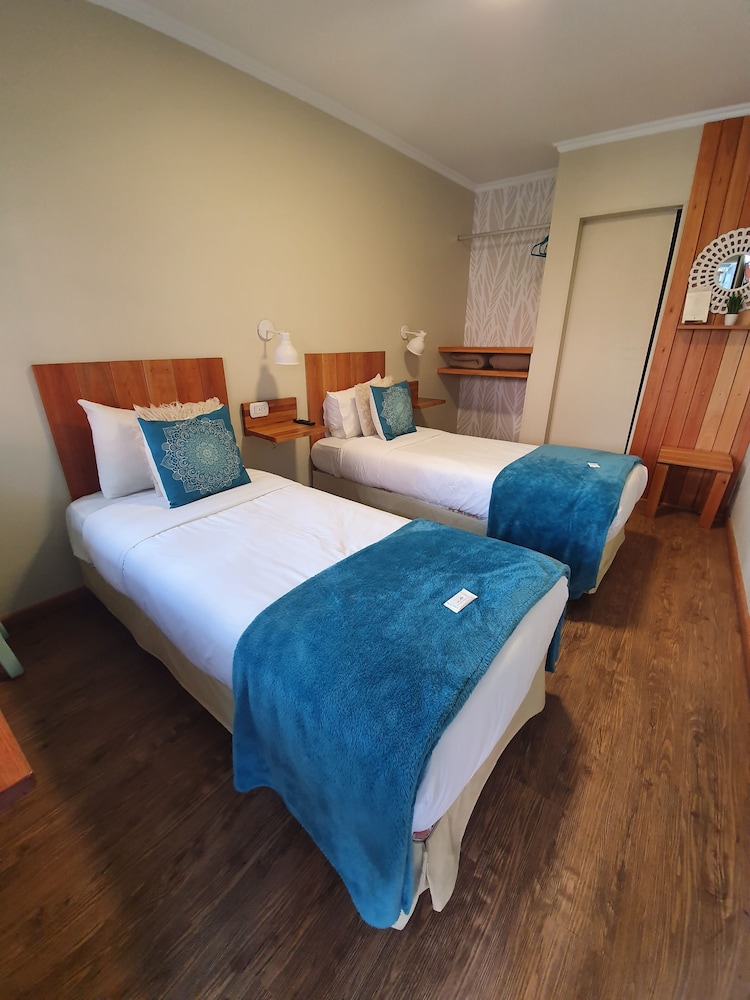 Standard Twin Room - Photo 1