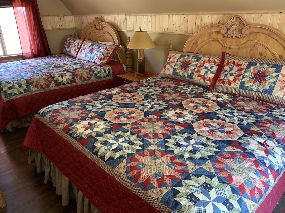 Family Cabin photo 2