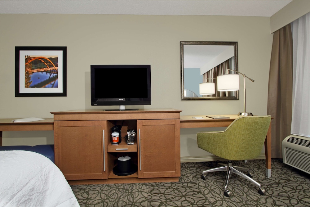 Room, 1 King Bed, Non Smoking - Photo 2