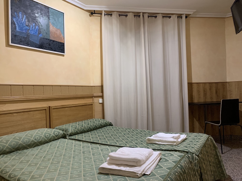 Double Room - Photo 14