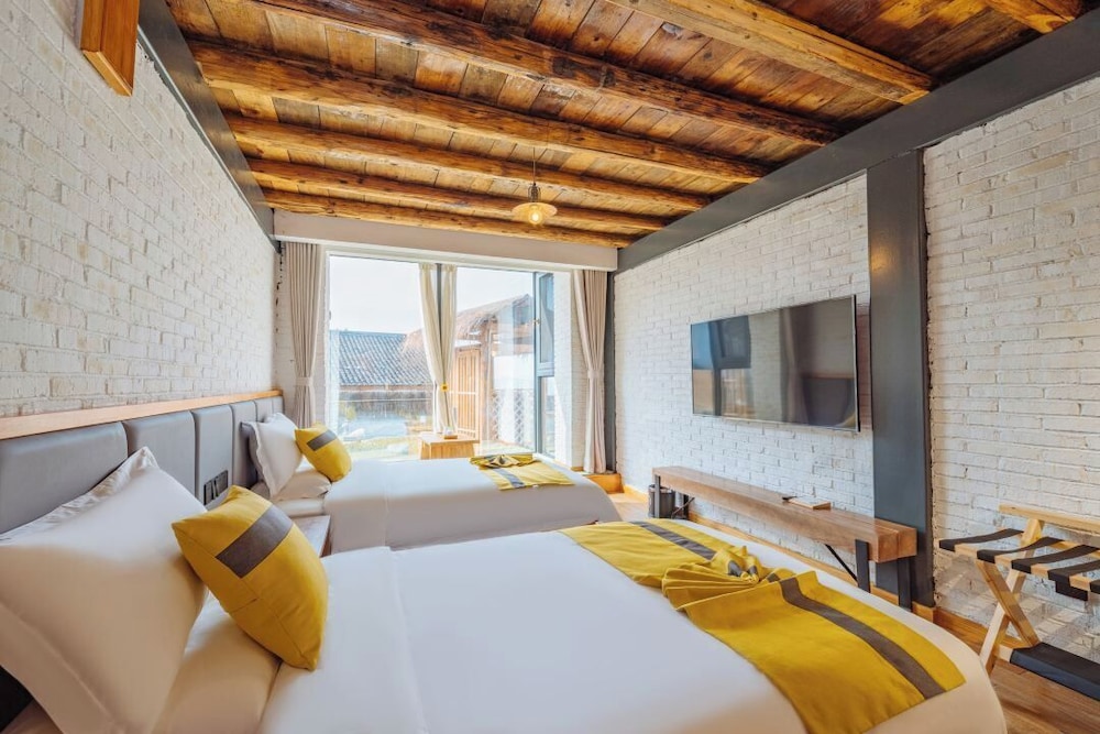 Design Twin Room, Courtyard View