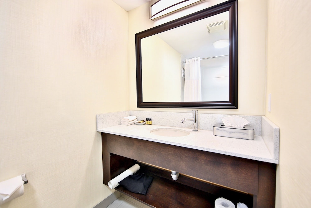Business Room, 1 King Bed, Non Smoking - Photo 8