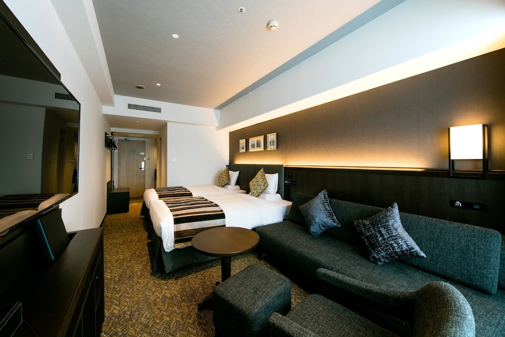 Superior Twin Room, Non Smoking (High Floor) - Photo 1