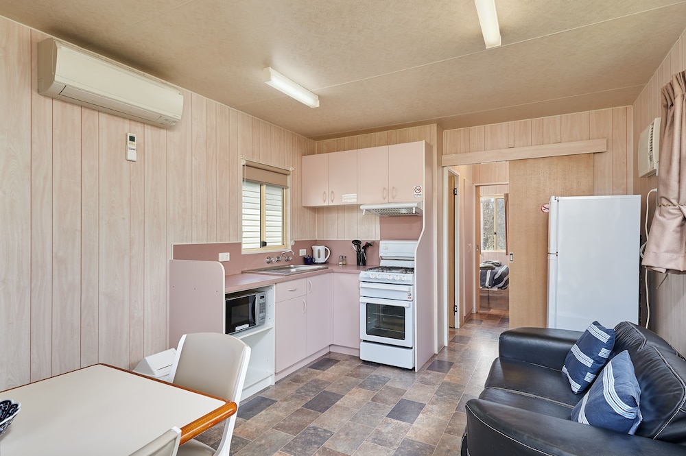 Deluxe Family Cabins photo 3