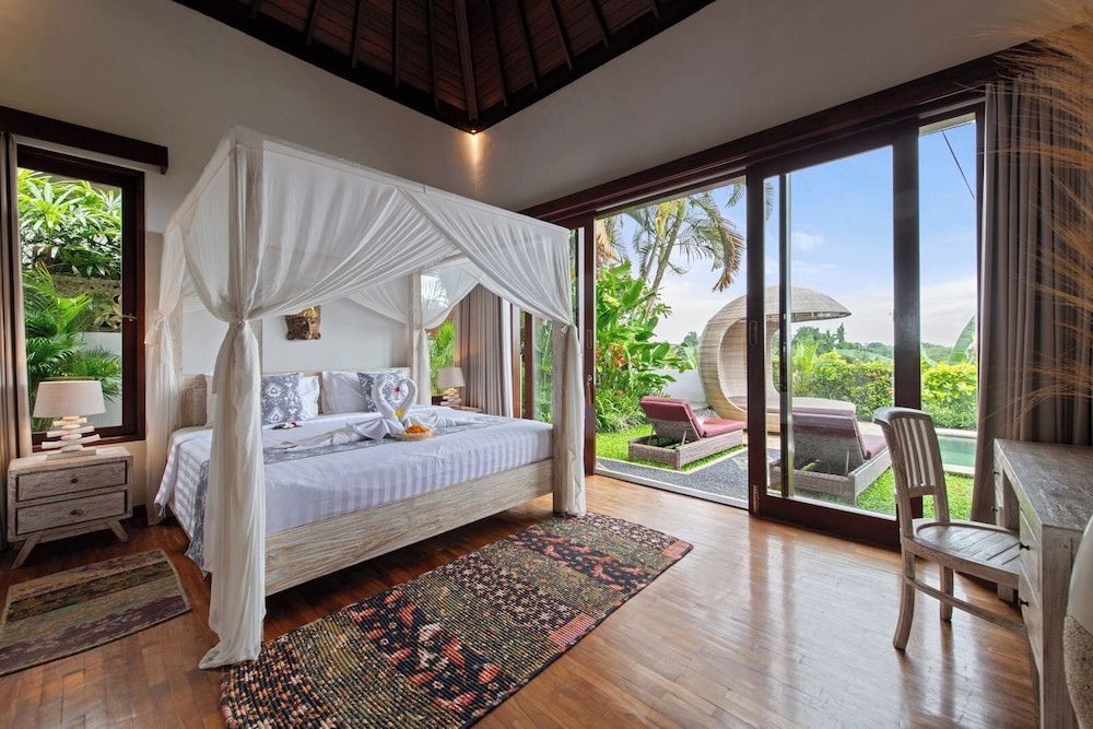 Luxury Villa photo 2