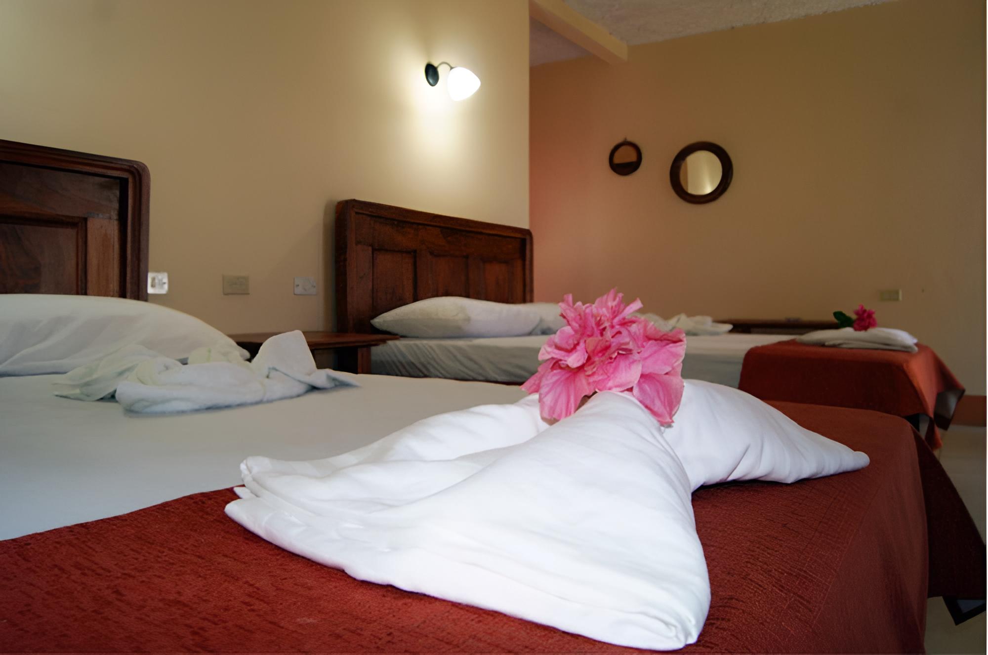 Quadruple Room, 2 Double Beds, Non Smoking photo 2