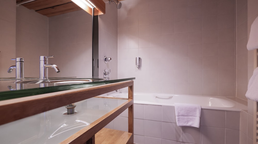 Superior Triple Room (Mont Blanc) - Photo 6