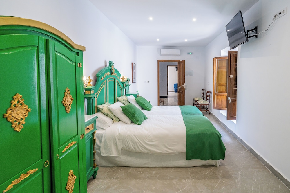 Superior Twin Room, Courtyard View