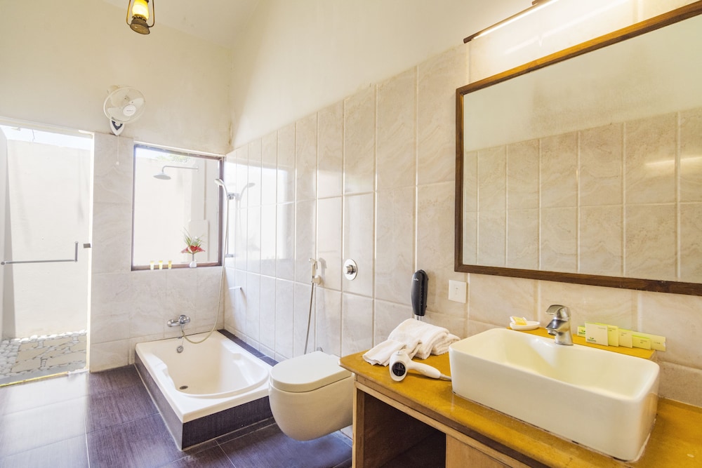 Premium Double or Twin Room, River View - Photo 2