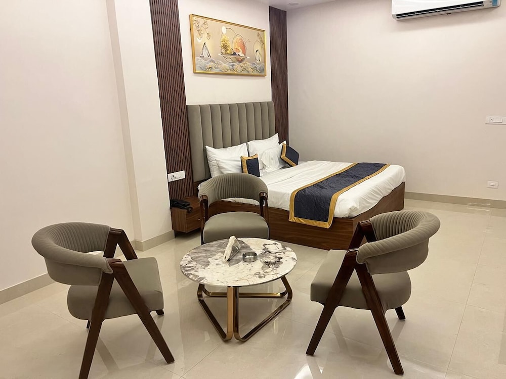 Deluxe Double or Twin Room photo 1