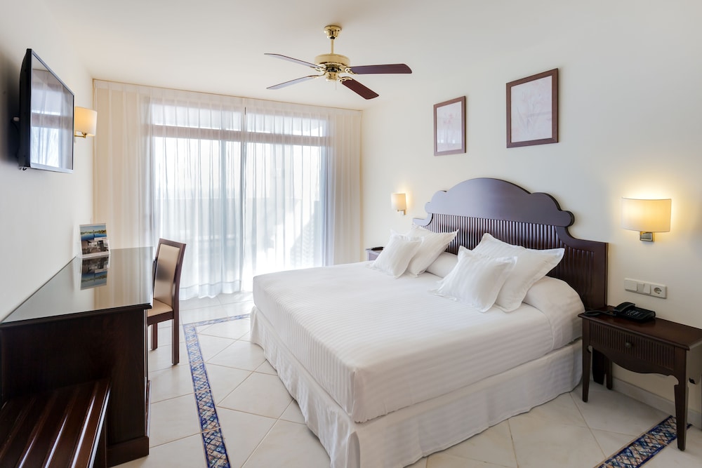 Deluxe Suite - Photo 2