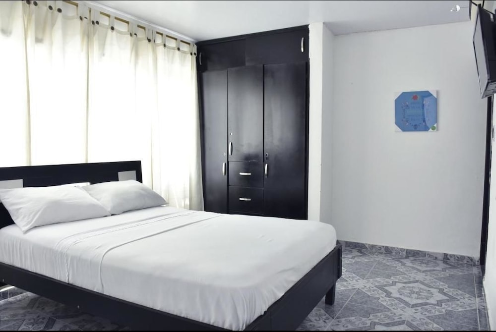 Basic Double Room, 2 Twin Beds