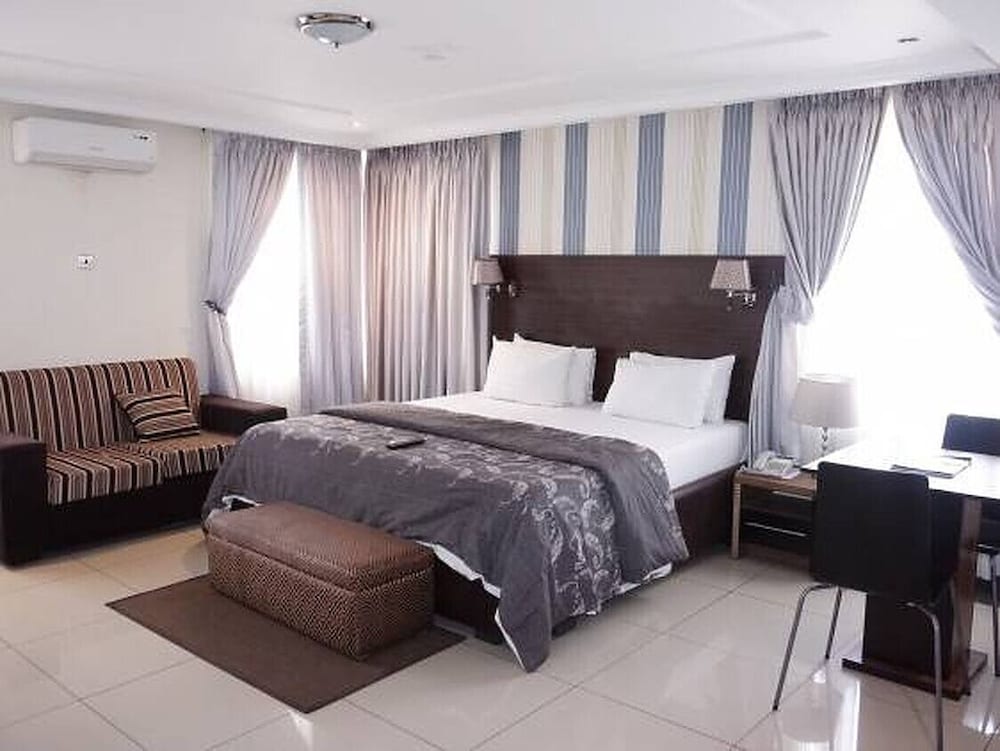 City Room photo 1