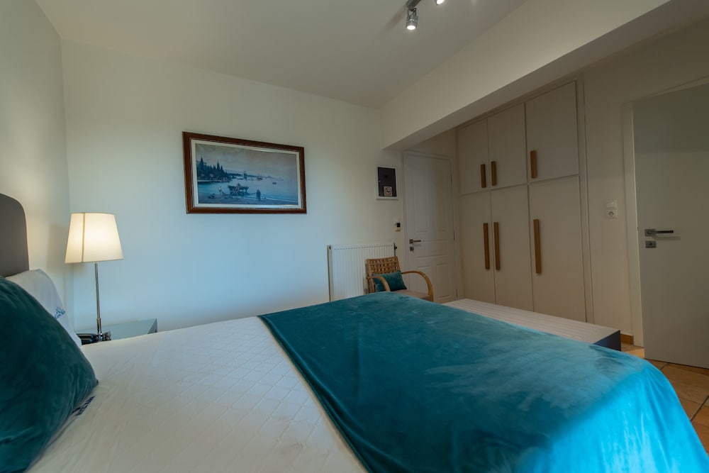 Standard Room, Partial Sea View